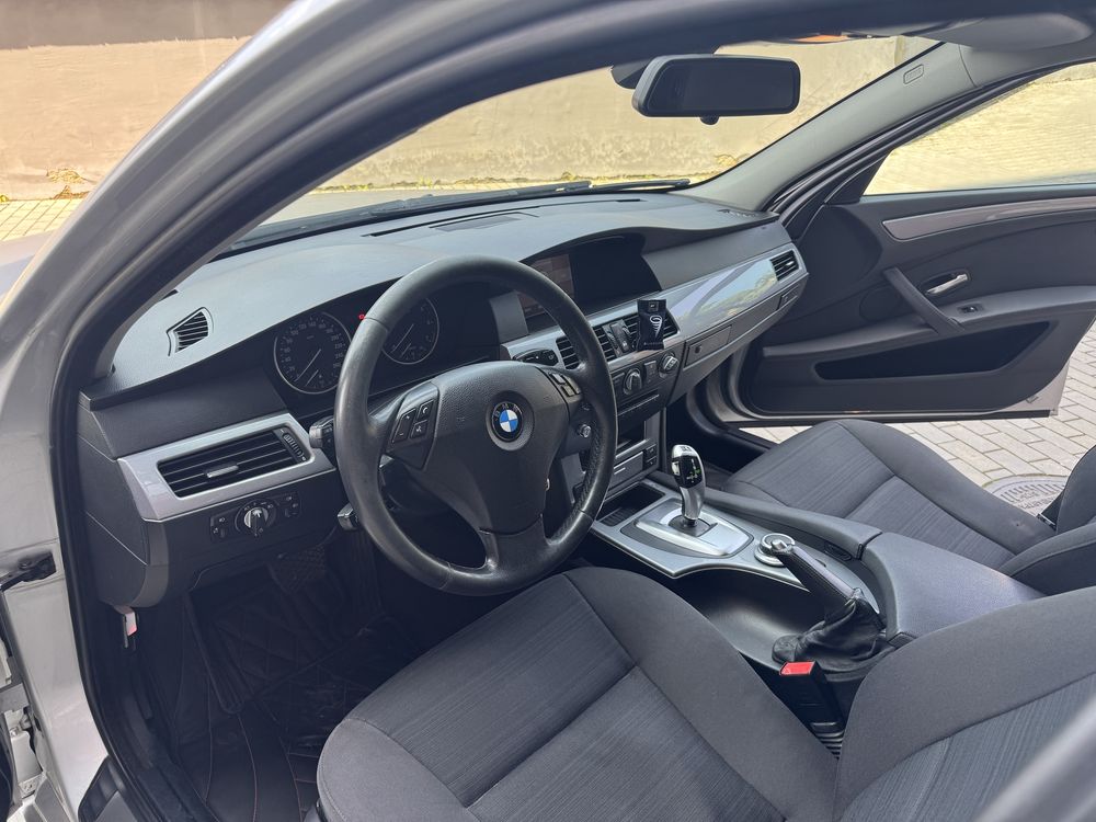 BMW E60 523i 2.5 бензин ( 190 к.с. )