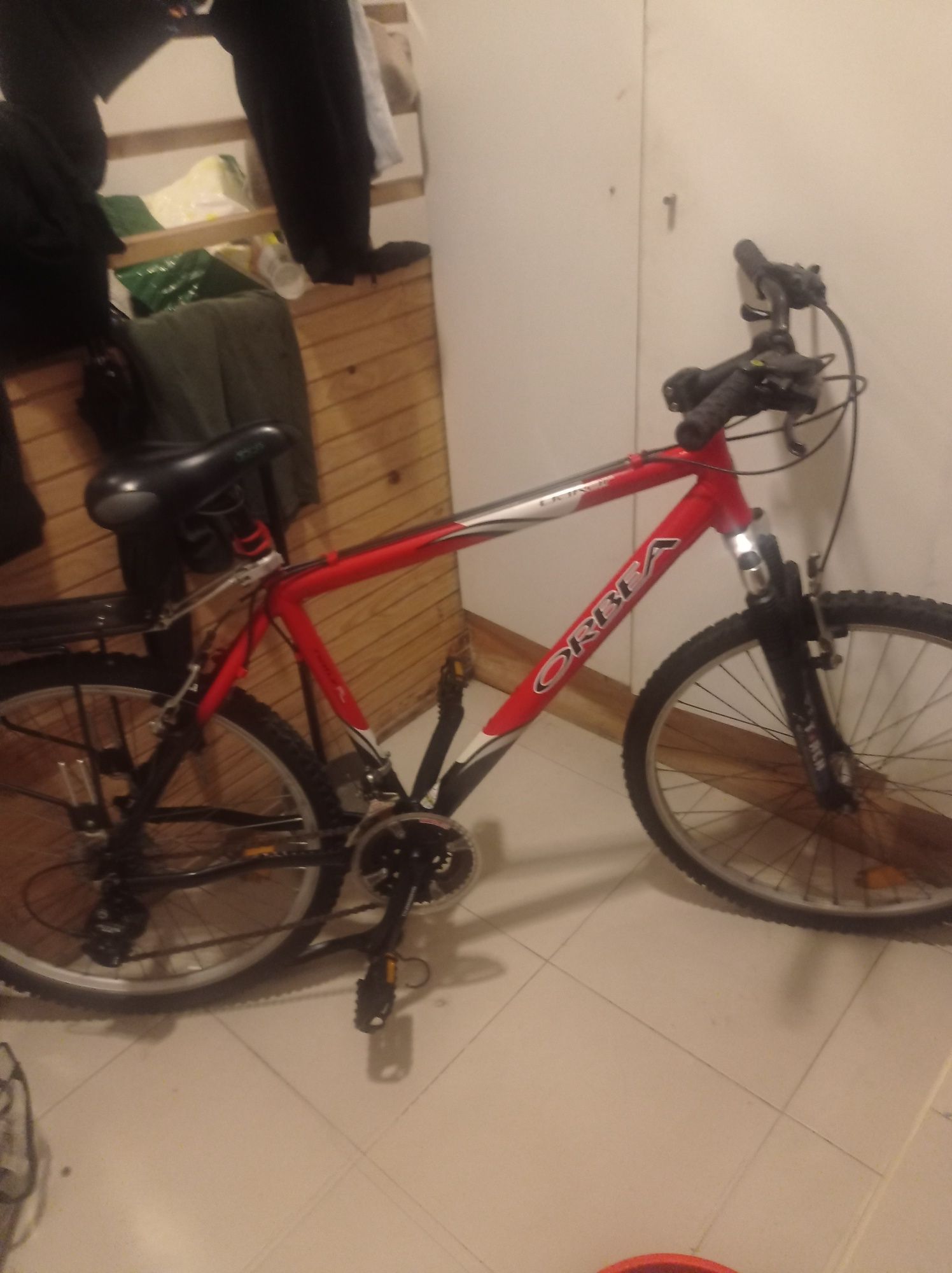 Vendo bicicleta semi nova