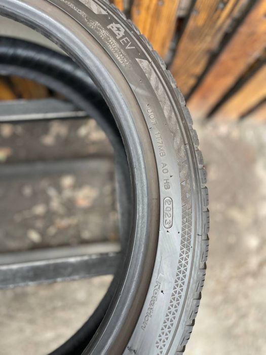Шини 235/45 r21 Hankook 22 рік