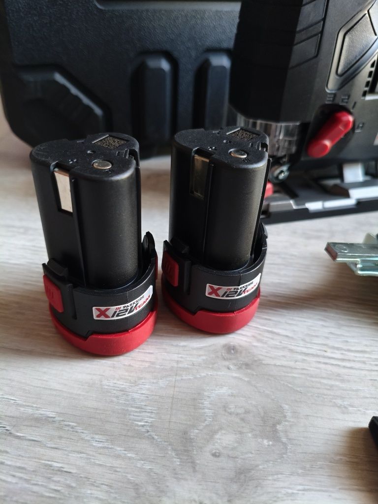 Sprzedam nową wyrzynarkę parkaide performance 12v 2 akumulatory 2Ah
