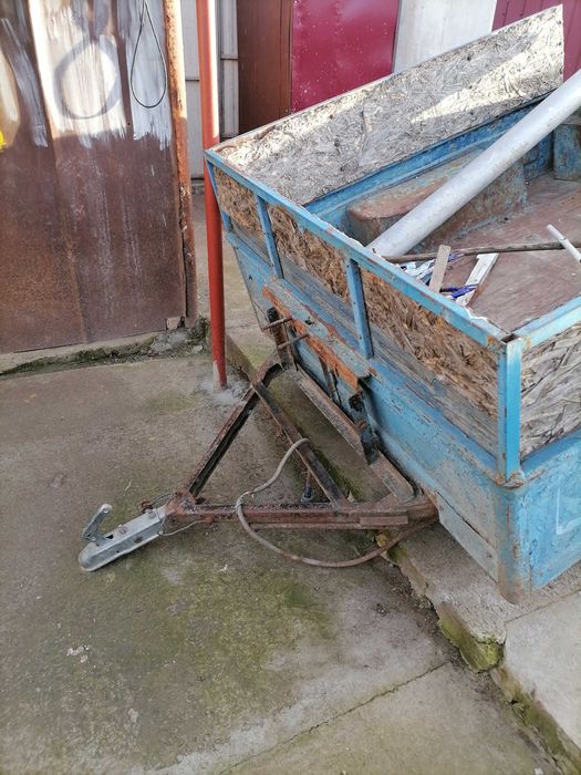 Легковий причіп.