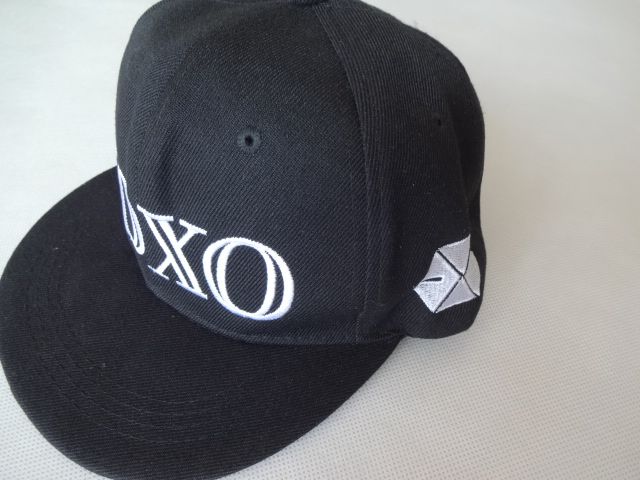 Czapka XOXO Czarna Biała stylowa snapback Star Gwiazdy