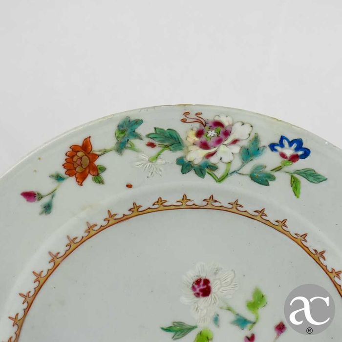 Prato porcelana China, Família Rosa, Dinastia Qing Qianlong séc. XVIII