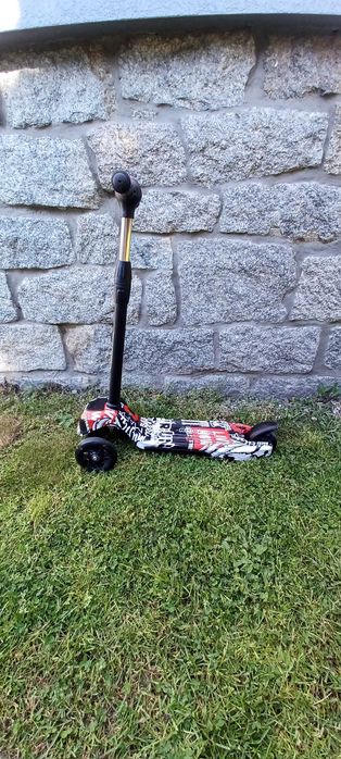 Hulajnoga 3-kołowa, świecące koła i boki