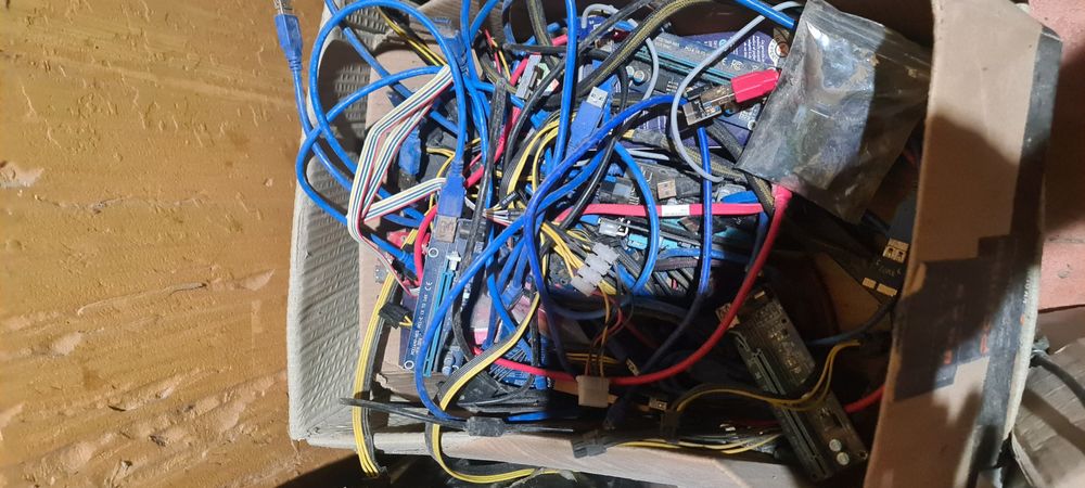 25 placas graficas Amd nitro rtx 570 rig