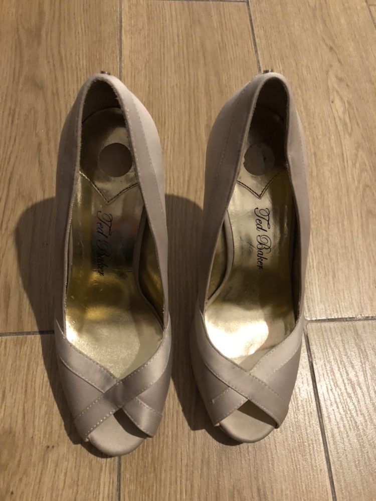 Nowe szpilki TED Baker beżowe- r. 38