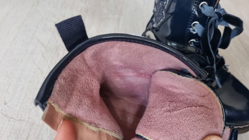 Buty trapery lakierowane granatowe trzewiki kozaki r.27