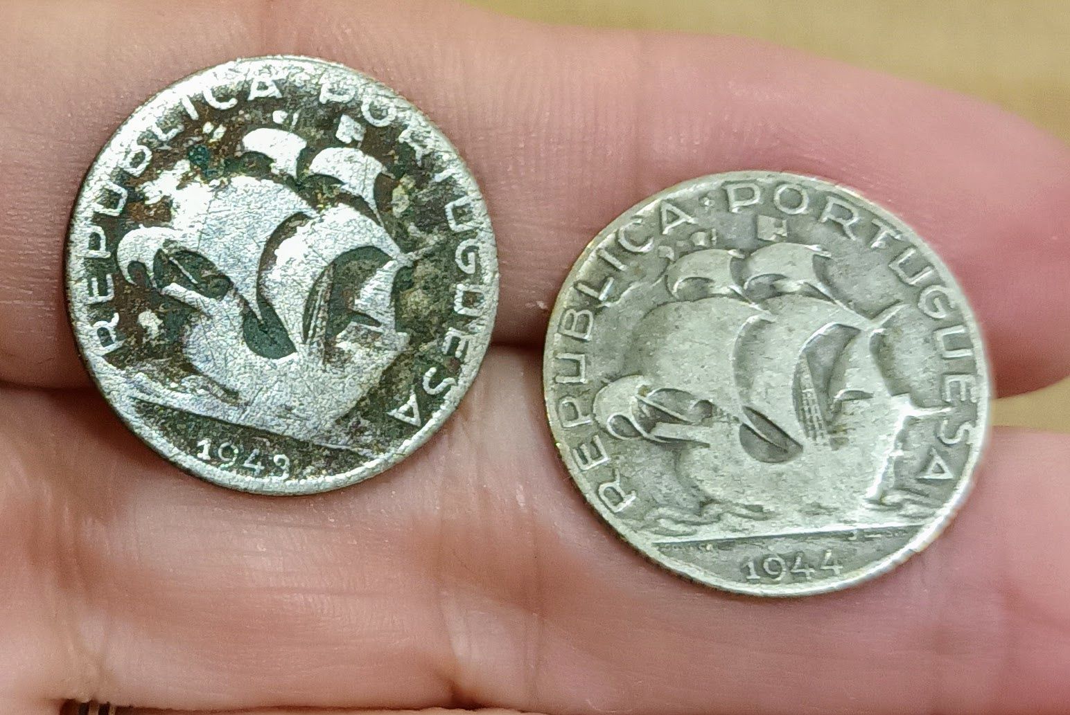 Portugal - 5$00 ( Prata) - 1933 / 1977/ 94  ; 2$50 - 1943/1944//46/51