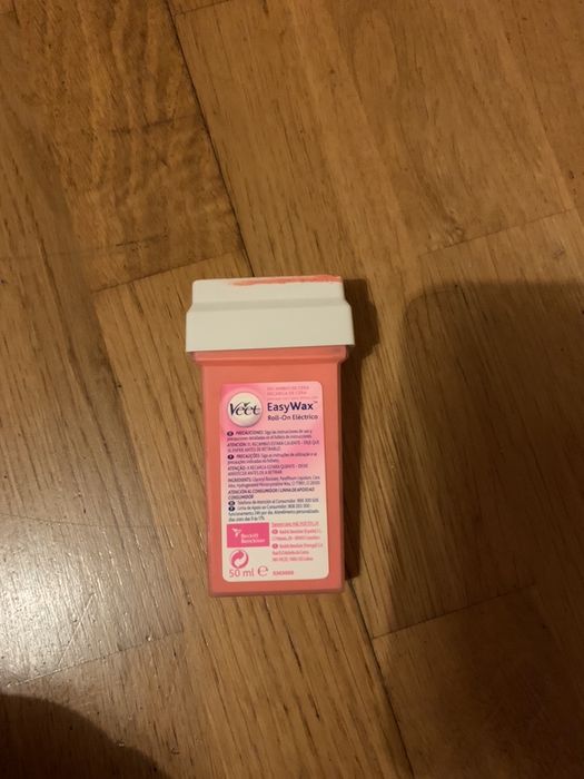 Máquina/Kit Roll-On Elétrico Veet Easy Wax