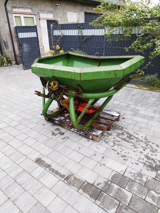 Rozsiewacz nawozów Amazone ZAF -803
