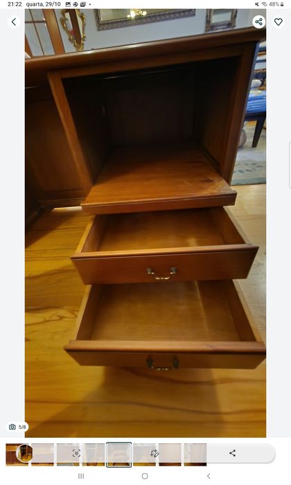 Secretária em madeira acabamento Cerejeira