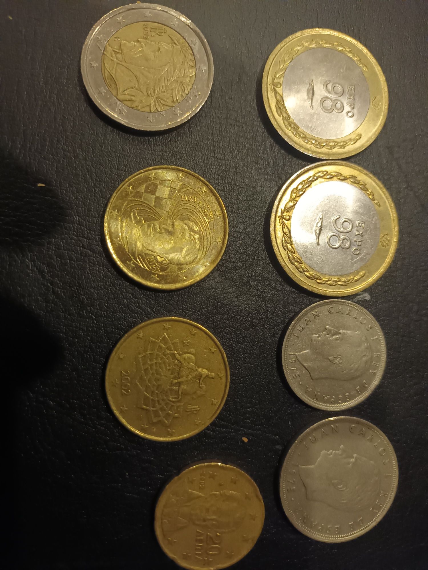 Varias moedas estrangeiras e/ou comemorativas
