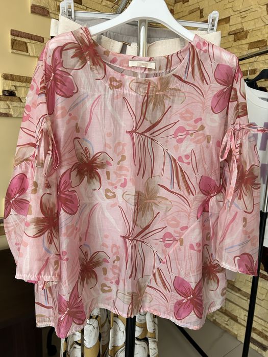 Lekka włoska bluzka o modnym kroju