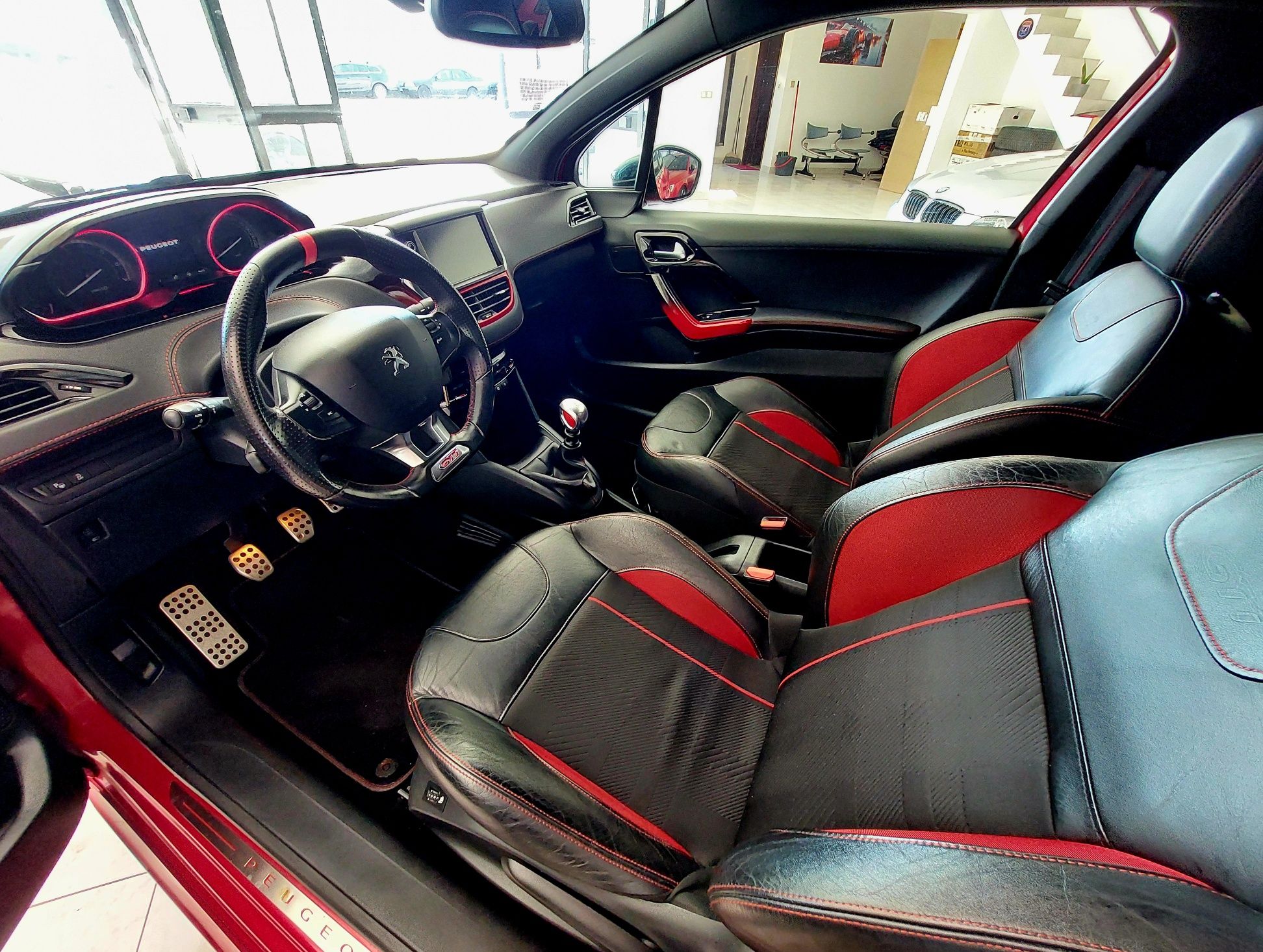 Peugeot 208 GTI 1.6 THP 200CV