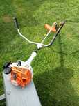 Koszenie / wykaszanie działek / Cięcie trawy kosą spalinową STIHL