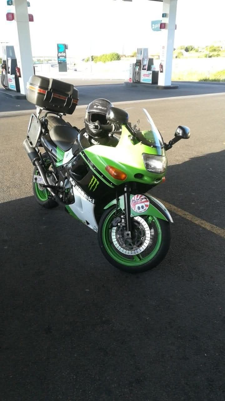 Kawasaki zzr 600