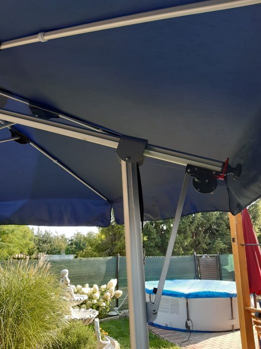 Parasole ogrodowy na wysięgniku