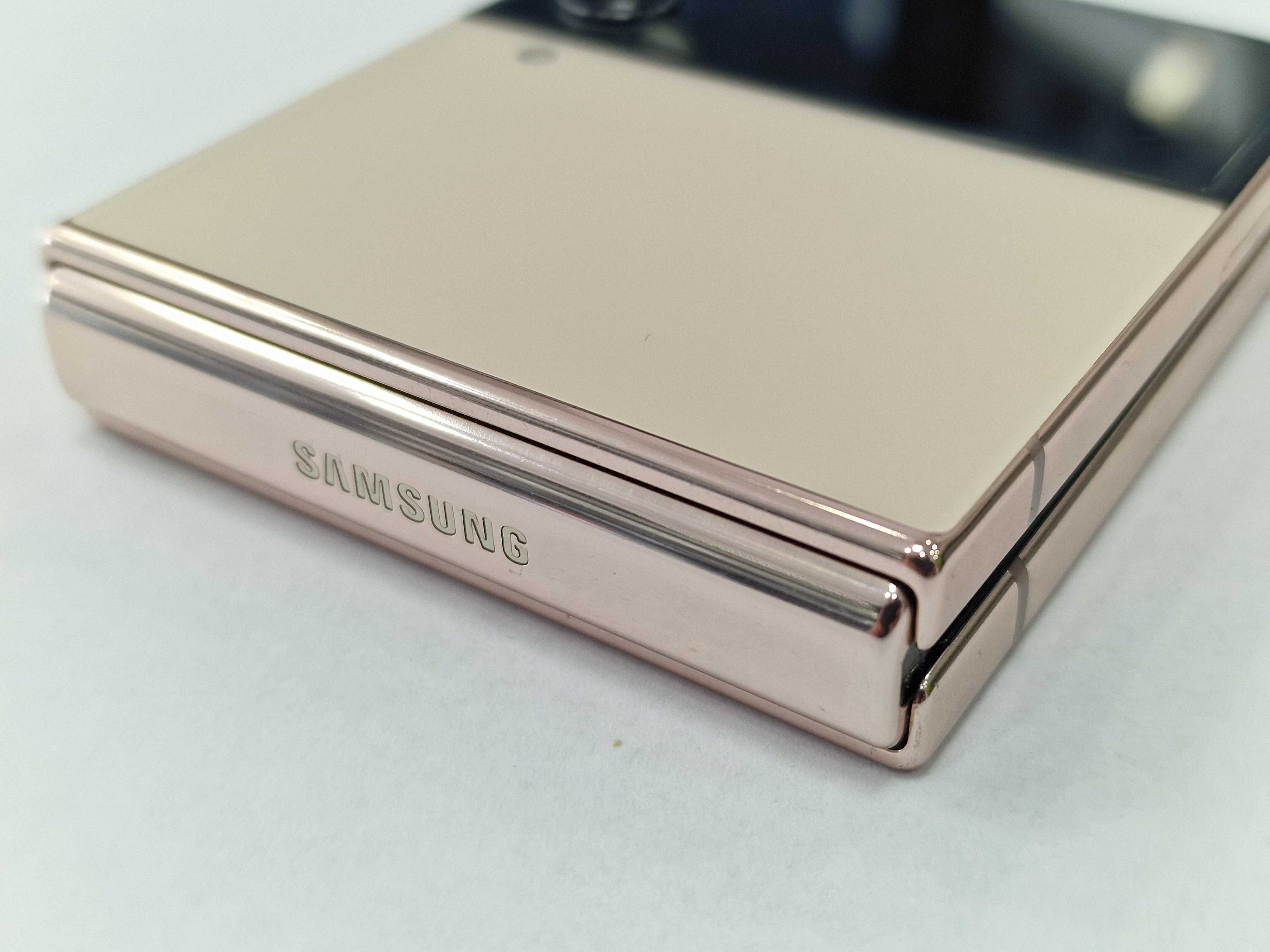 Samsung Galaxy Z Flip4 5G/ 8GB/ 128GB/ Pink Gold/ Grade A-