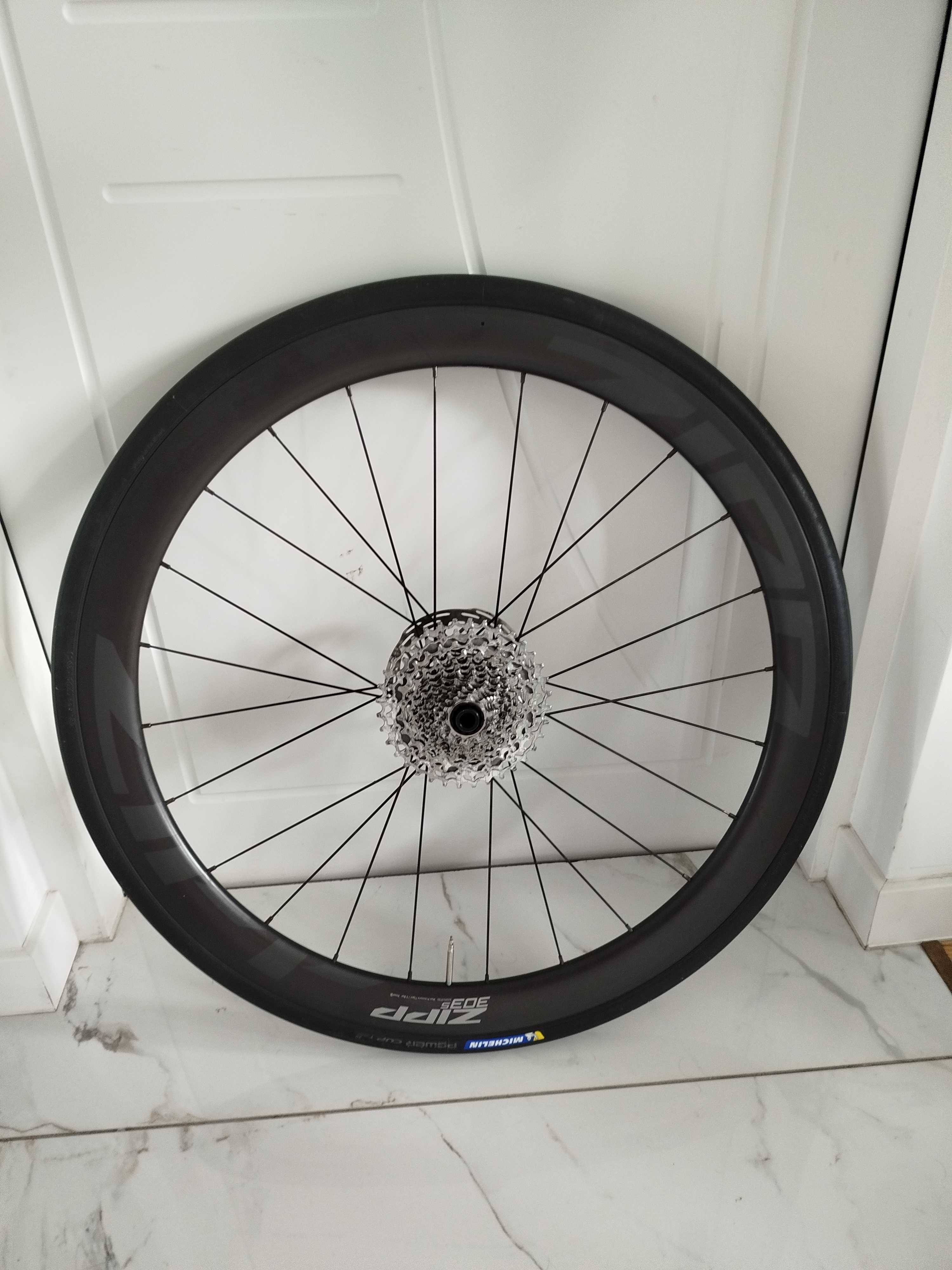 Koła karbowane Zipp 303s