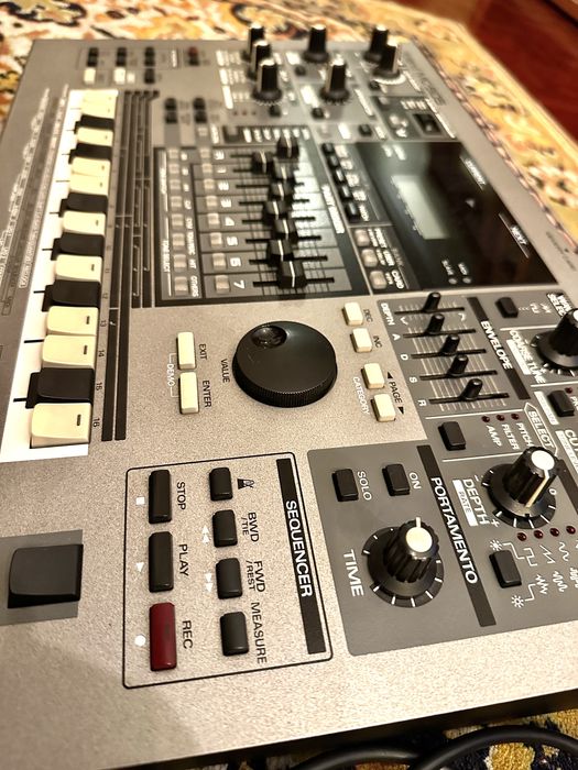 Roland MC 505 groovebox