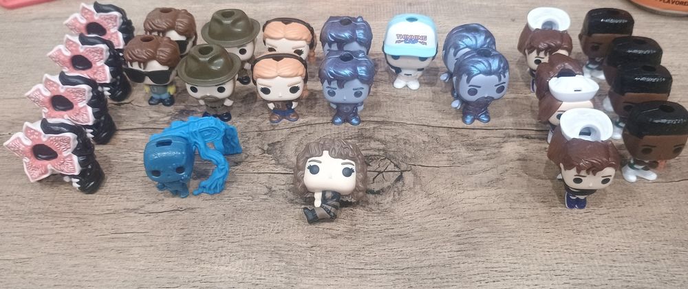 Іграшки кіндер-Дивні дива (stranger things) ЦІНИ В ОПИСІ