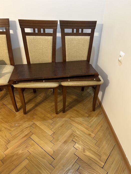Stól z krzeslami zestaw