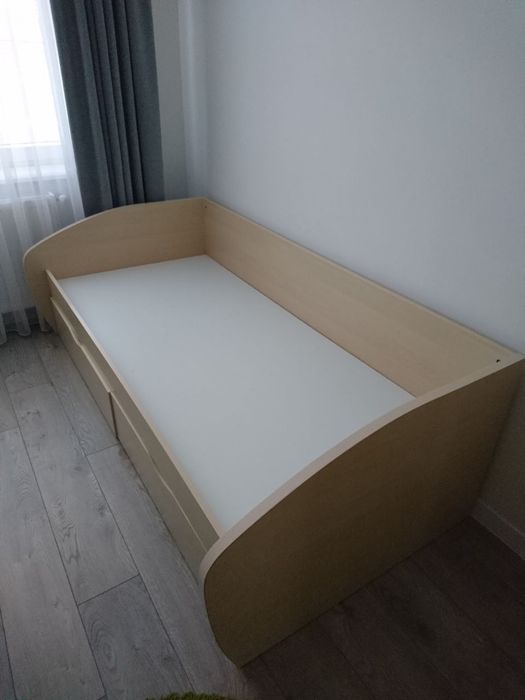 Продам ліжко з матрасом 90*200 б/в в гарному стані