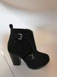 Botas Pretas n 38 (baixa de preco)