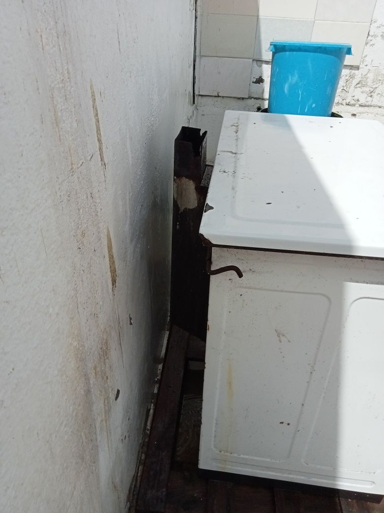 Fogão a lenha usado