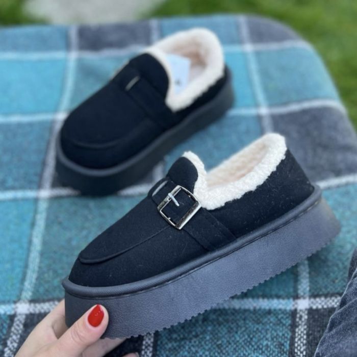 Уггі, автоледі, лофери чорні