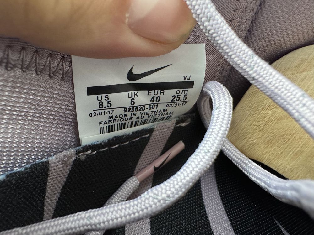 Кроссовки Nike Lunarcharge Розмір 40 / Original Взуття