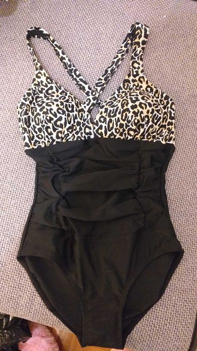 Strój kąpielowy wyszczuplający