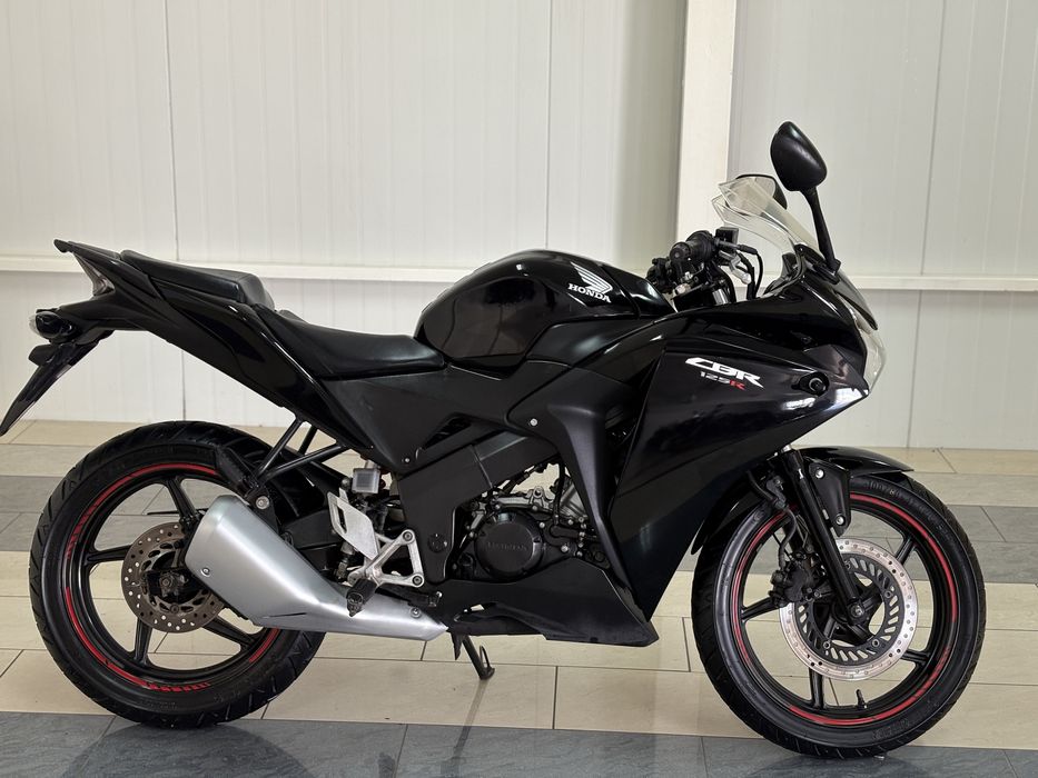 Honda Cbr 125 #Kat B A1 #Black #Piękna #5 sztuk cbr na miejscu