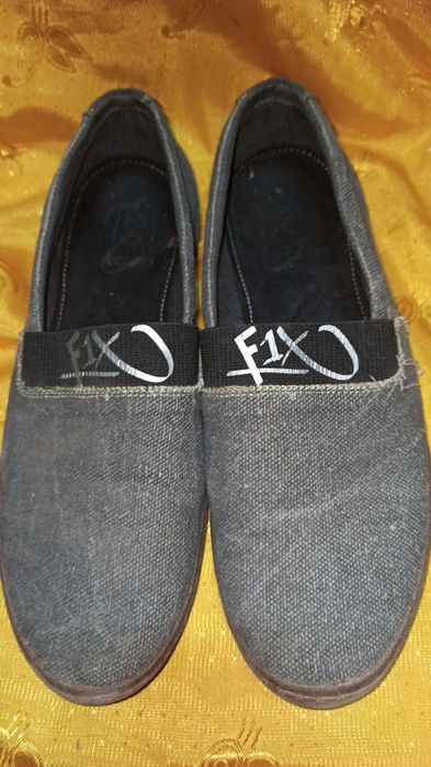 фирменные туфли Мокасины F1X в хорошем состоянии