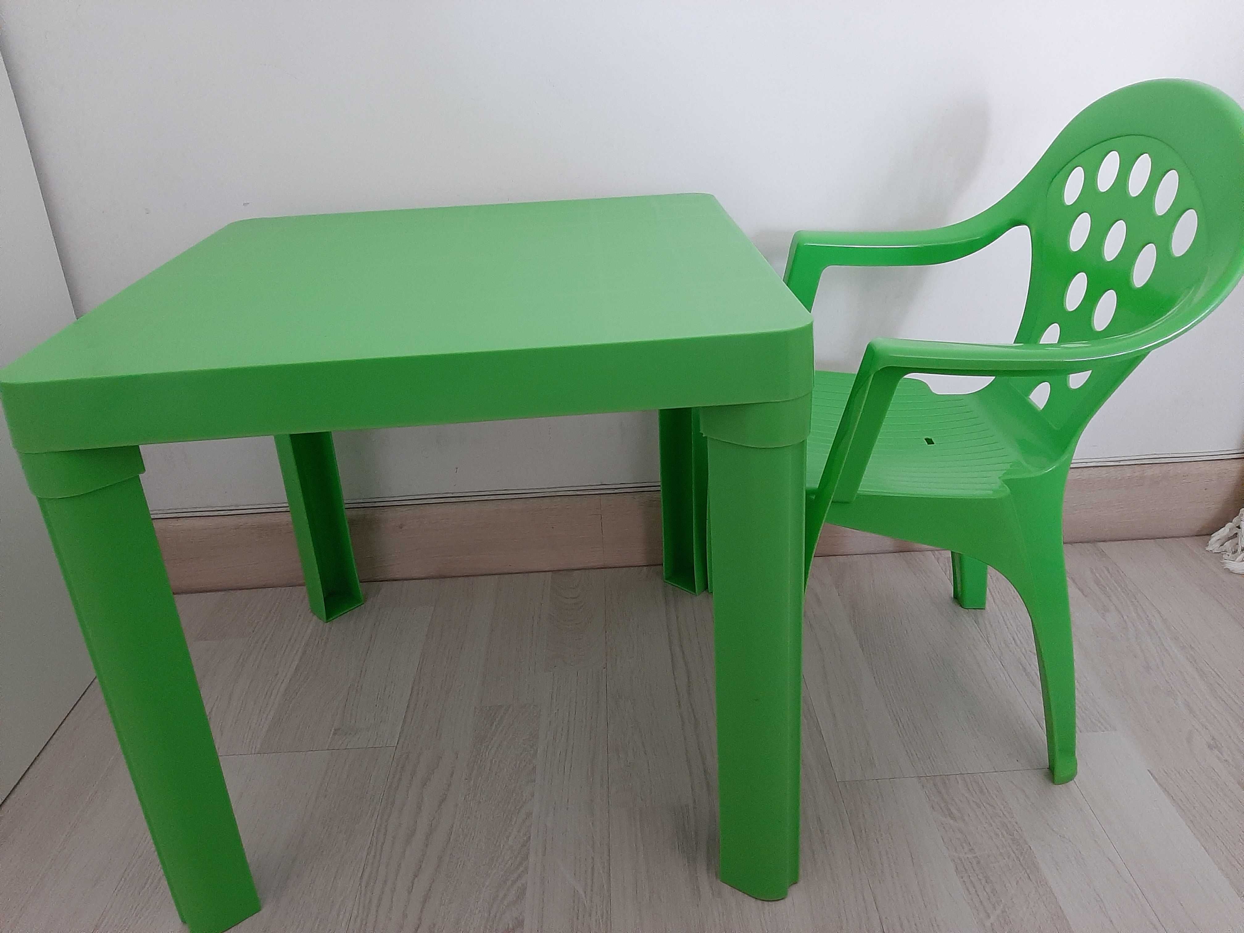 Mesa plástico infantil c/ cadeira plástico - excelente estado!