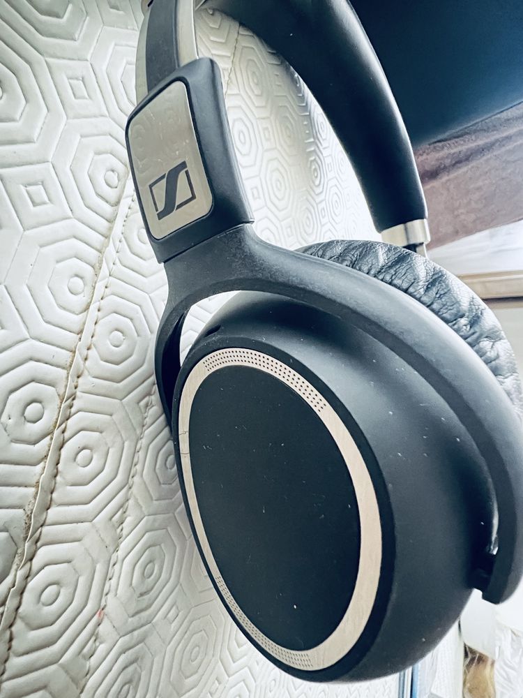 Headphones Sennheiser PXC 550 Bluetooth c/ cancelamento de ruído
