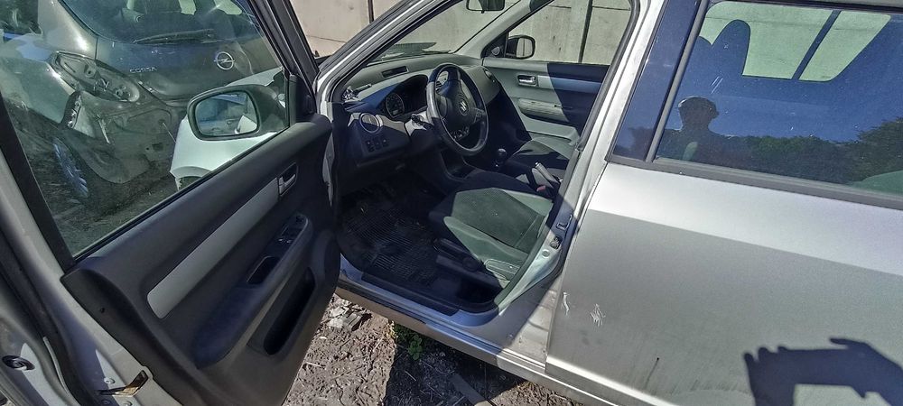 klapa tył tylna szyba suzuki swift mk IV  lak zcc