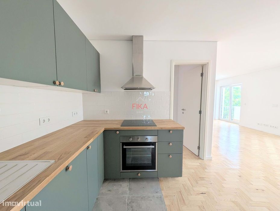 T2 remodelado com 2 suítes e terraço privativo