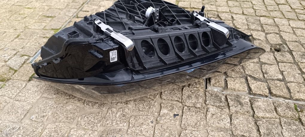 Farol Esquerdo BMW G22 Led Laser