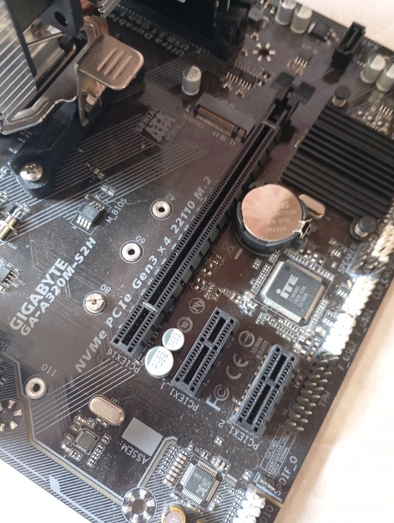 Ryzen 5 5600 + Gigabyte а320 + 16 GB ddr4 3200