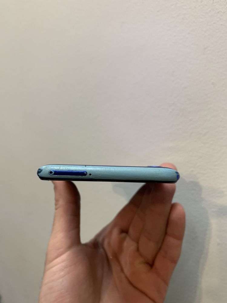 Телефон Honor 20 Lite 4/128gb