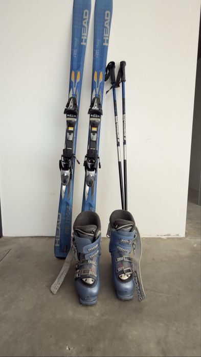 Skis e Botas para a neve