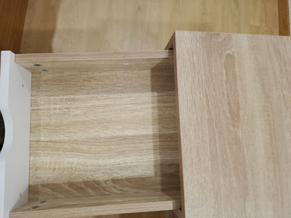 Secretaria como nova