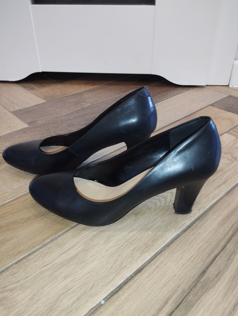 Czarne czółenka, buty na obcasie Lasocki r. 40