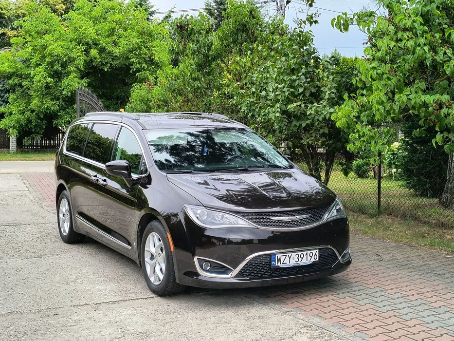 Chrysler Pacifica Chrysler Pacifica Turning L  8 -osób