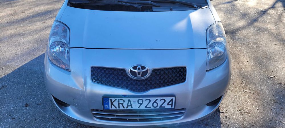 Lampa błotnik zderzak Yaris 2  Części