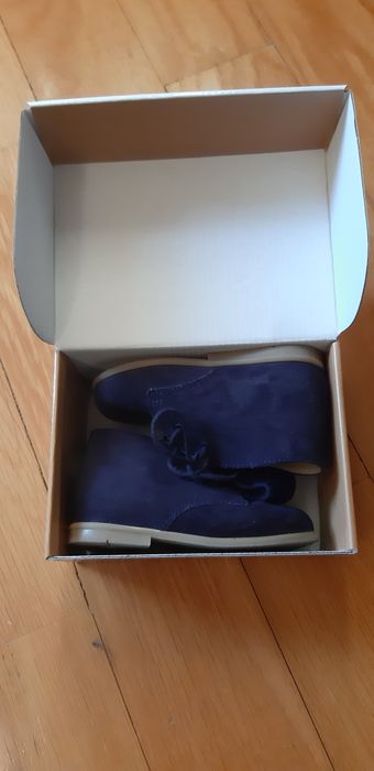 Bota  sapato de bebé, tamanho 22, em camurça (pele)