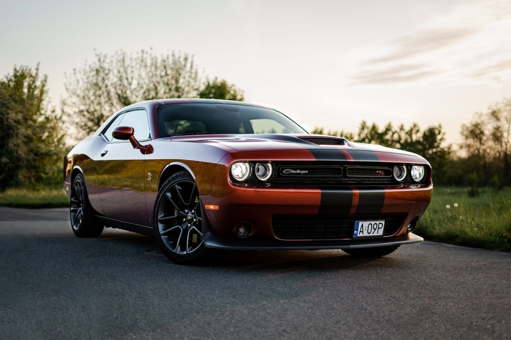 Wynajem Dodge Challenger 6.4 V8 R/T Scat Pack
