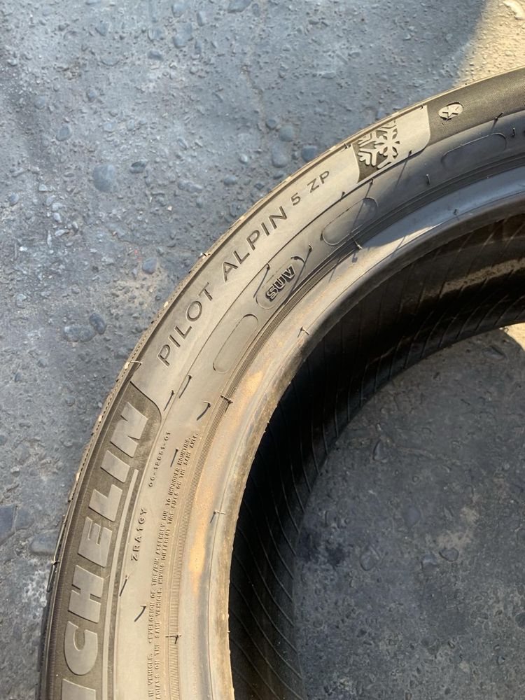 Шини 245/50 R19 пара Michelin ранфлет 6,8мм, зима