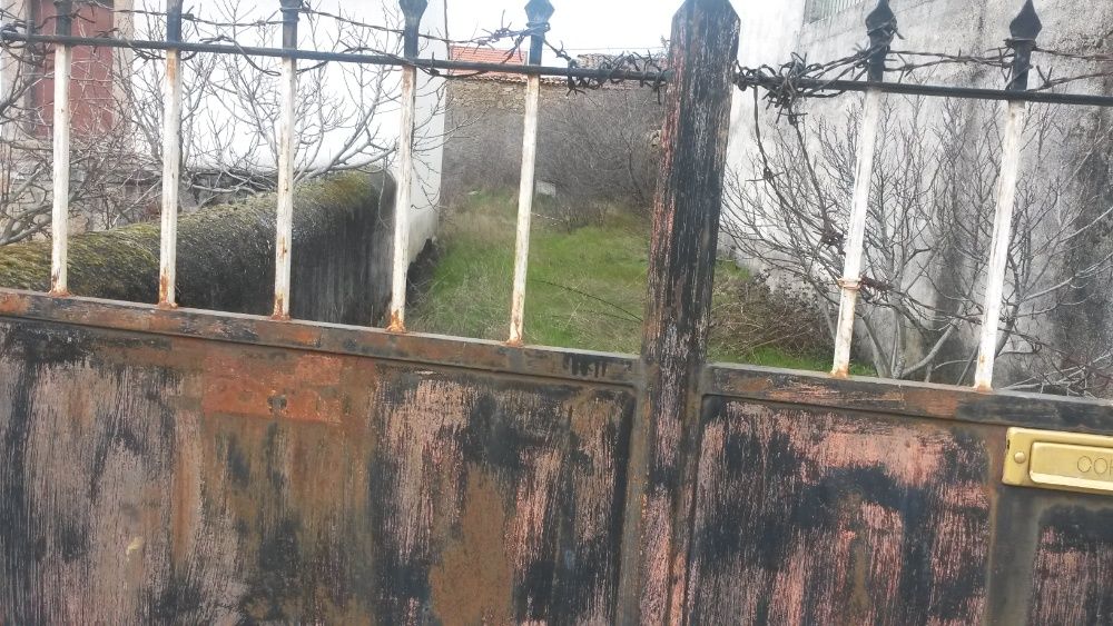 Casa com terreno em Aldeia Velha Sabugal